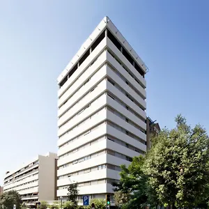 apt-residencia-universitaria-resa-lesseps.catalonia-hotels.com/